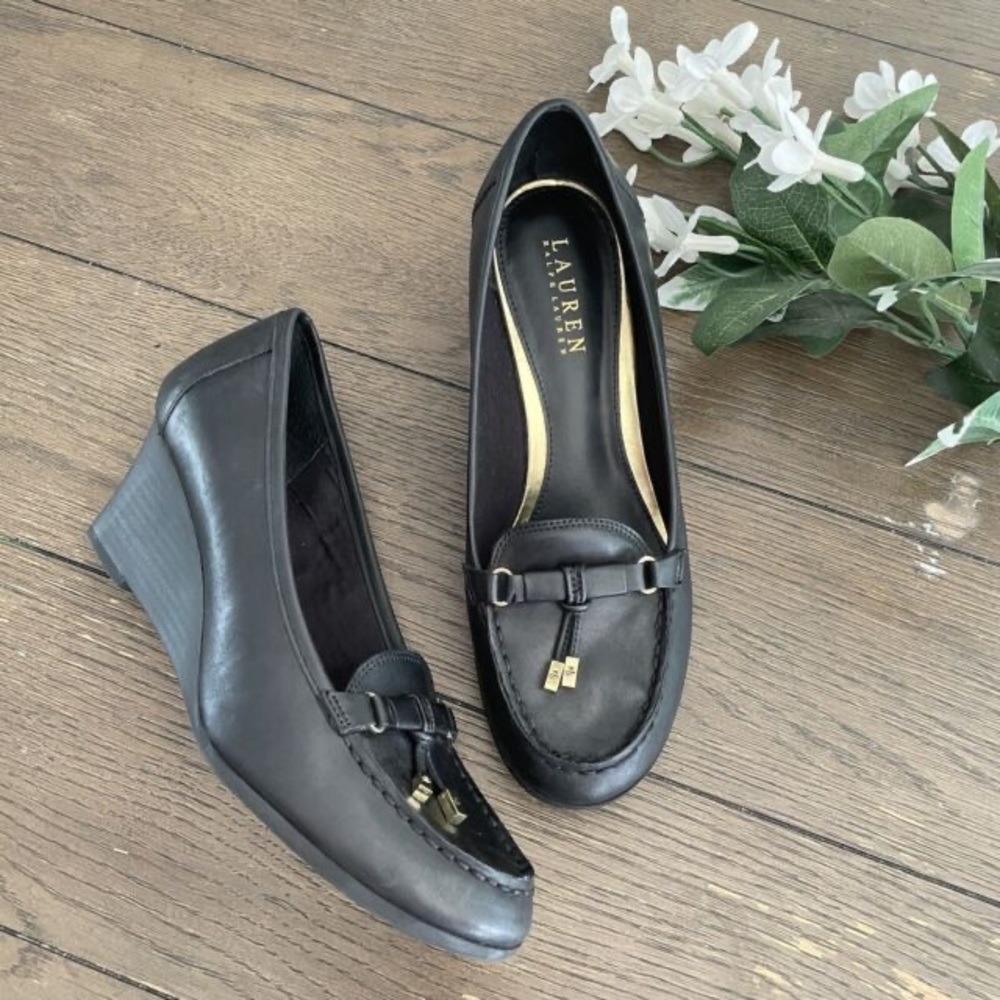 Black Wedges